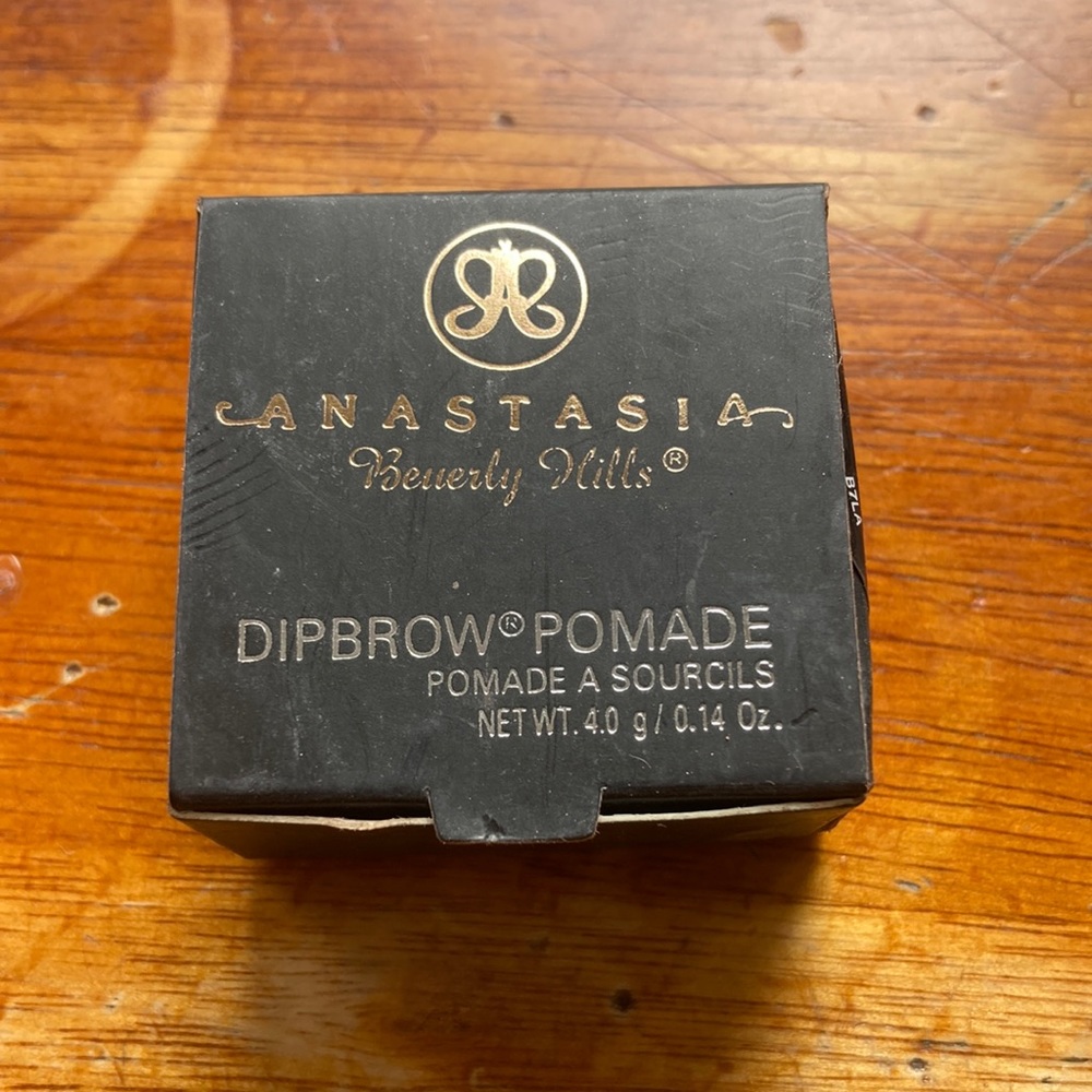 Anastasia Beverly Hills Dipbrow Pomade in Shade Soft Brown